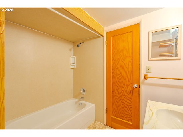 6207 Nw LINCOLN Ave, Vancouver, WA 98663