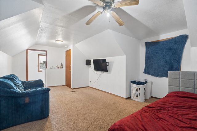 129 Northwood Drive, Hiawatha, IA 52233