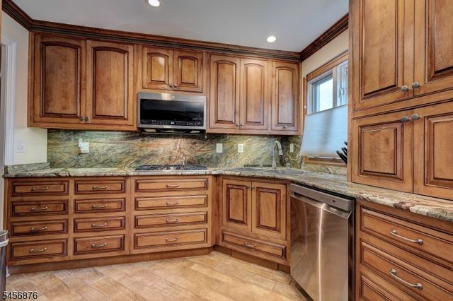 45 Mullarkey Dr, West Orange Twp., NJ 07052