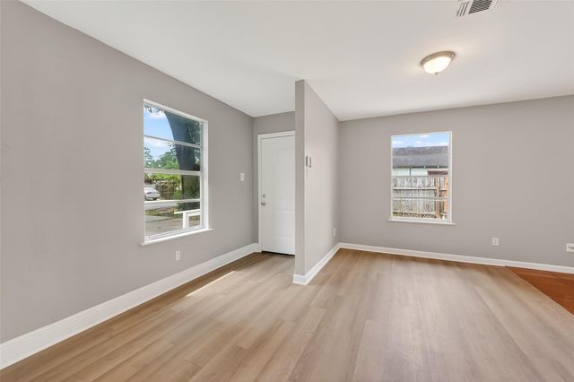 2446 Mayview Drive, Houston, TX 77091