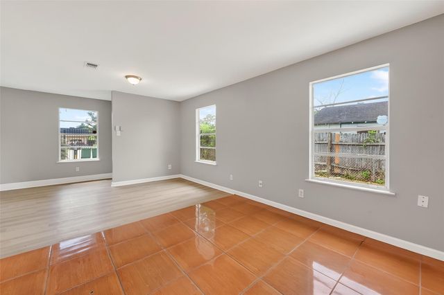 2446 Mayview Drive, Houston, TX 77091