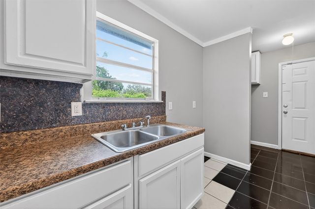 2446 Mayview Drive, Houston, TX 77091