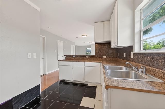 2446 Mayview Drive, Houston, TX 77091