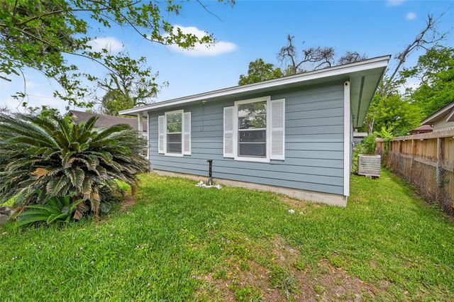 2446 Mayview Drive, Houston, TX 77091