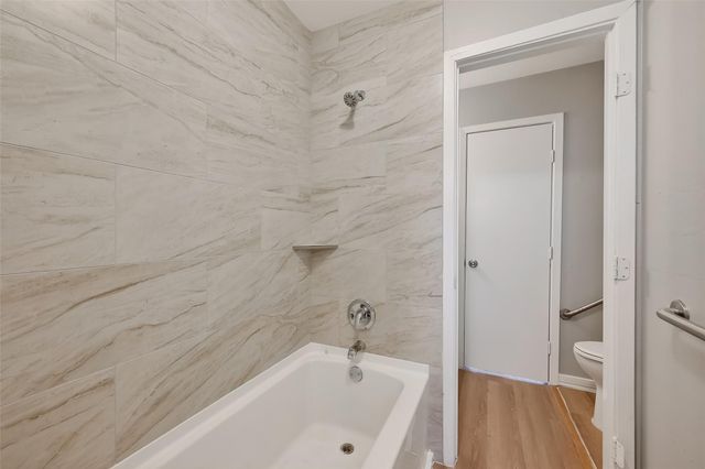 2446 Mayview Drive, Houston, TX 77091