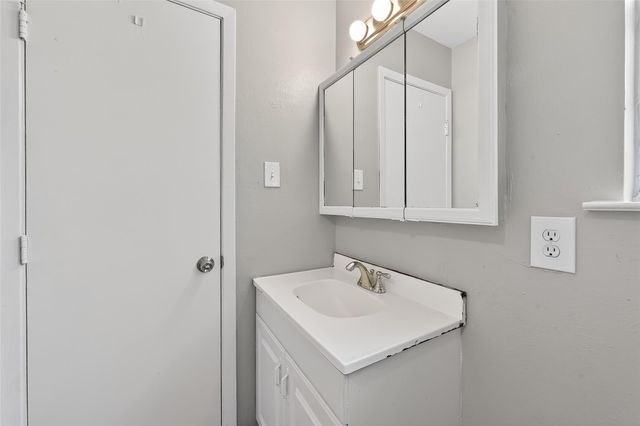 2446 Mayview Drive, Houston, TX 77091