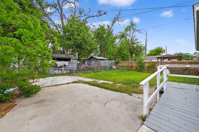 2446 Mayview Drive, Houston, TX 77091