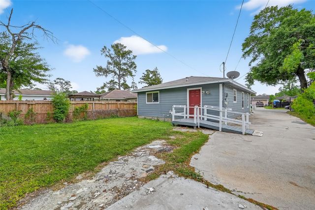 2446 Mayview Drive, Houston, TX 77091