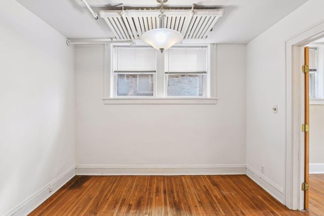 522 Ridgewood Avenue 9, Minneapolis, MN 55403