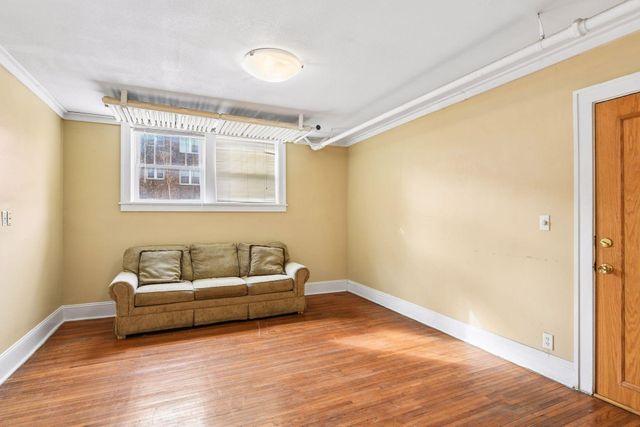 522 Ridgewood Avenue 9, Minneapolis, MN 55403