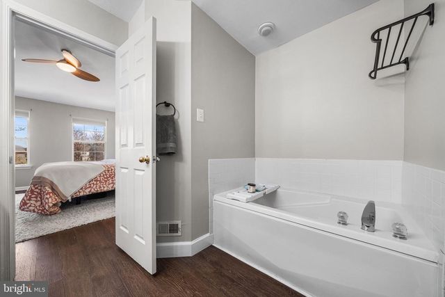 4118 FOUNTAINSIDE LN, Fairfax, VA 22030