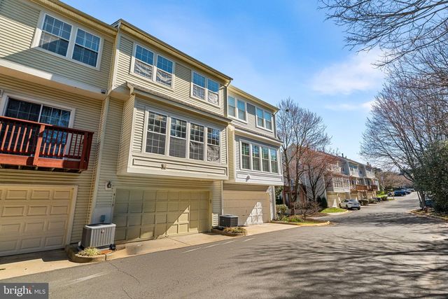 4118 FOUNTAINSIDE LN, Fairfax, VA 22030