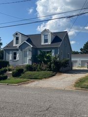 108 E First Avenue, Huntingburg, IN 47542