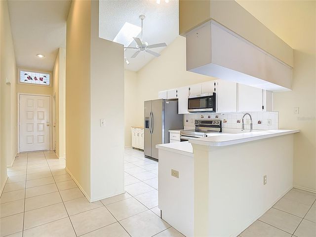 39650 US HIGHWAY 19 N 834, Tarpon Springs, FL 34689