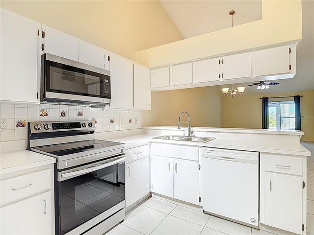 39650 US HIGHWAY 19 N 834, Tarpon Springs, FL 34689