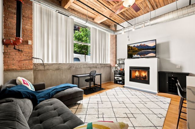 1500 W Monroe Avenue 126, Chicago, IL 60607
