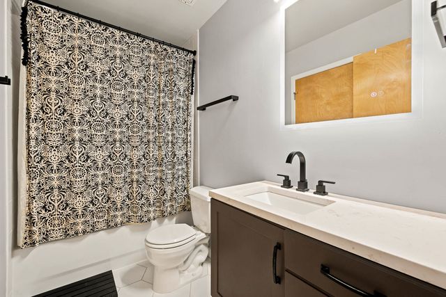 1500 W Monroe Avenue 126, Chicago, IL 60607