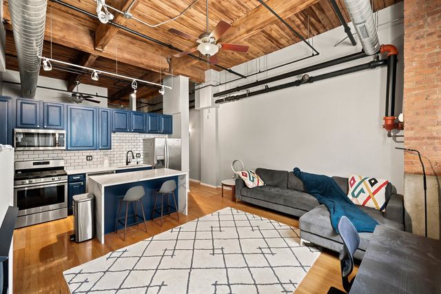 1500 W Monroe Avenue 126, Chicago, IL 60607