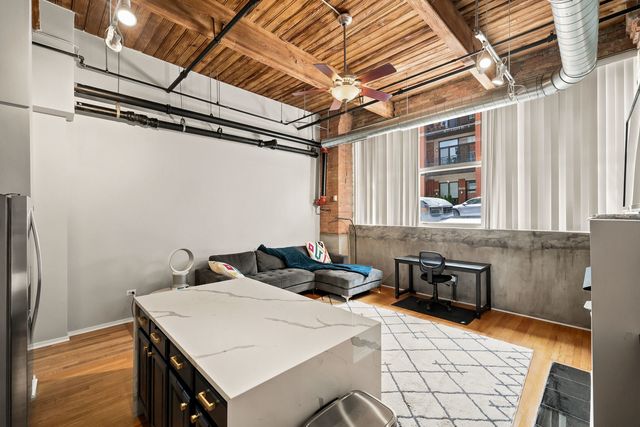 1500 W Monroe Avenue 126, Chicago, IL 60607