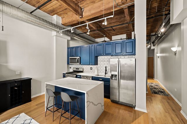1500 W Monroe Avenue 126, Chicago, IL 60607
