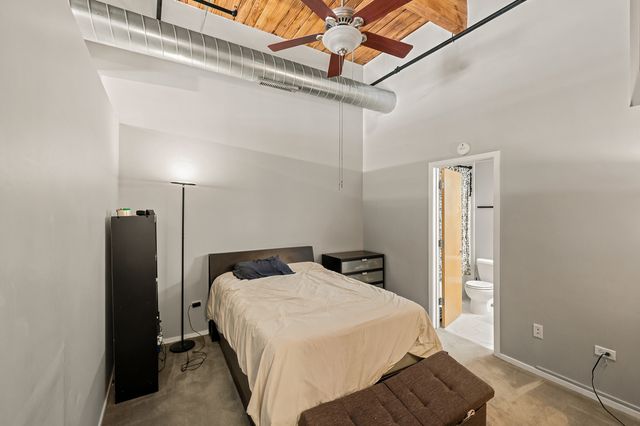 1500 W Monroe Avenue 126, Chicago, IL 60607