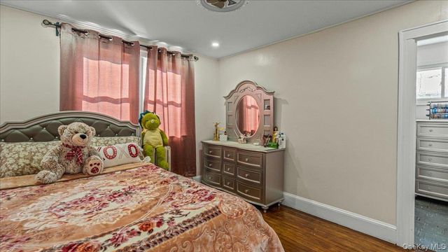 101 Stewart Street, Floral Park, NY 11001