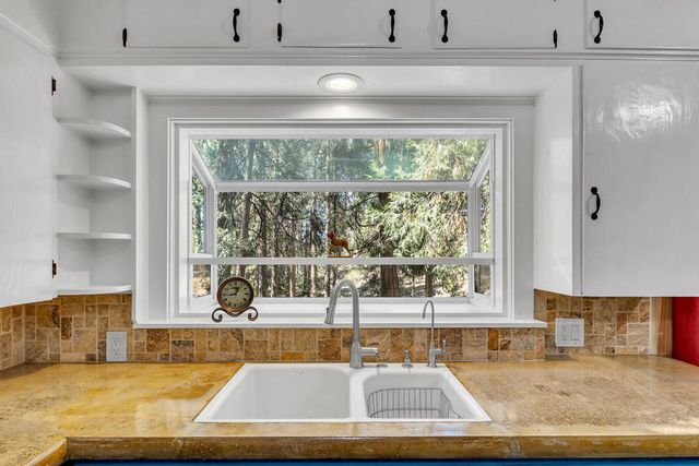 24941 Pine Cove Road, Idyllwild, CA 92549