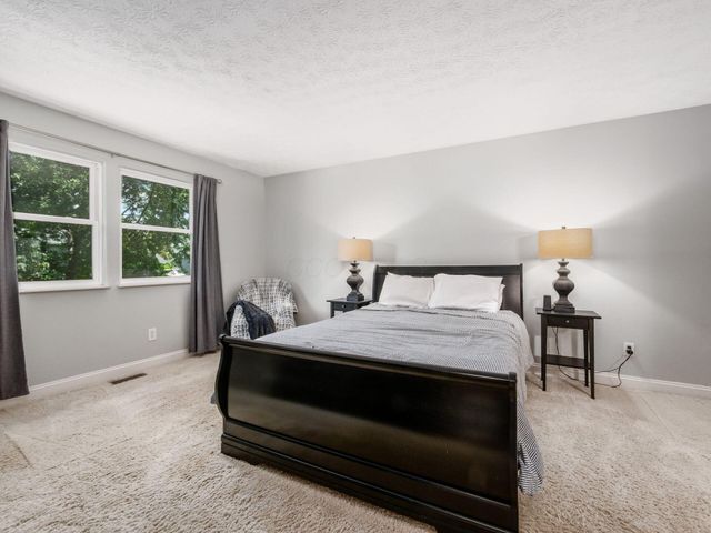 8748 Winnetka Court, Powell, OH 43065