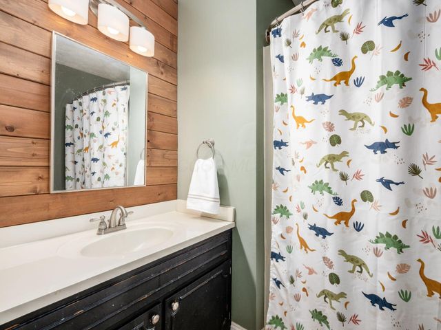 8748 Winnetka Court, Powell, OH 43065