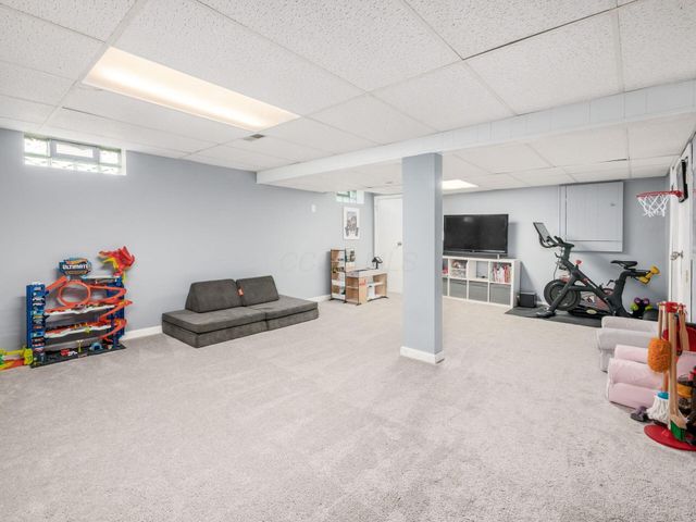 8748 Winnetka Court, Powell, OH 43065