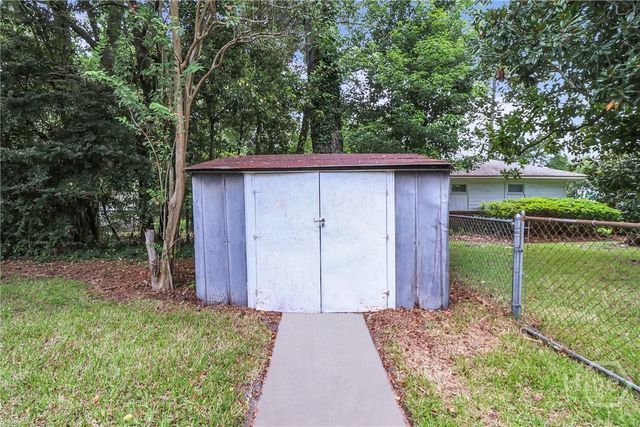 1107 Derenne Drive, Savannah, GA 31406