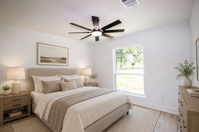 54 Windmill Drive, Hempstead, TX 77445