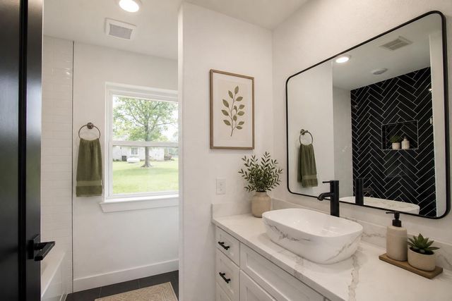 54 Windmill Drive, Hempstead, TX 77445