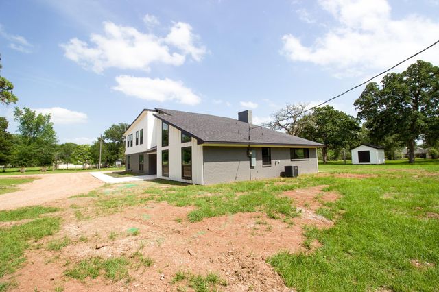 54 Windmill Drive, Hempstead, TX 77445
