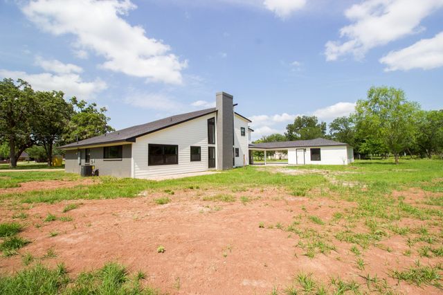 54 Windmill Drive, Hempstead, TX 77445