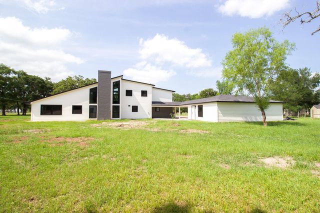 54 Windmill Drive, Hempstead, TX 77445