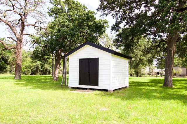 54 Windmill Drive, Hempstead, TX 77445