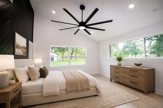 54 Windmill Drive, Hempstead, TX 77445