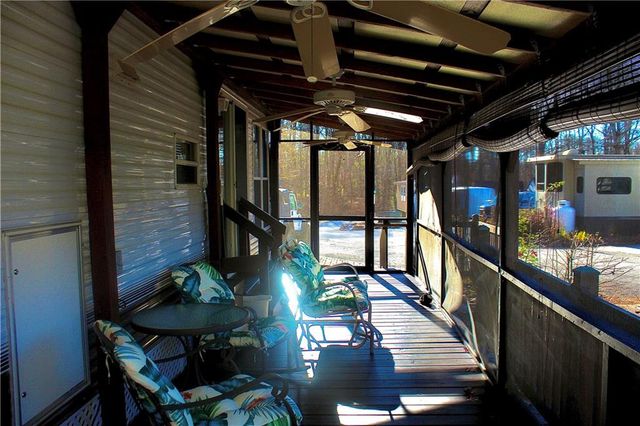 183 Holiday Loop, Cleveland, GA 30528