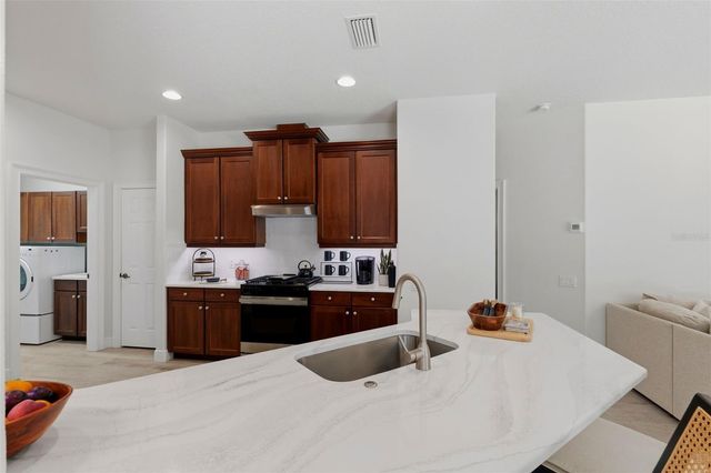 2691 LAKEBREEZE LANE S, Clearwater, FL 33759