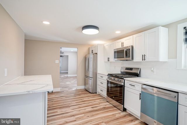 8137 HOLMAN AVE, Pennsauken, NJ 08110