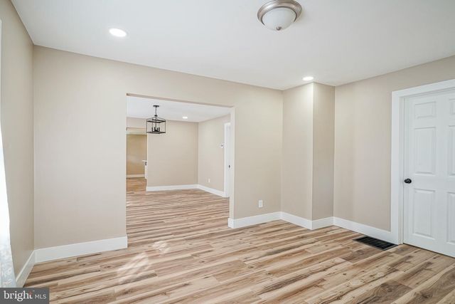 8137 HOLMAN AVE, Pennsauken, NJ 08110