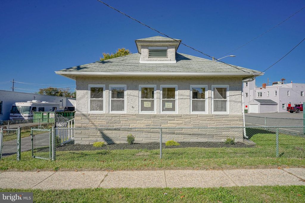 8137 HOLMAN AVE, Pennsauken, NJ 08110