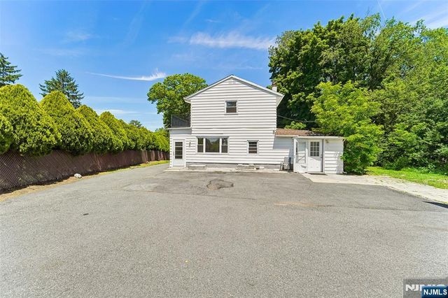 42 Ridgewood Avenue, Paramus, NJ 07652