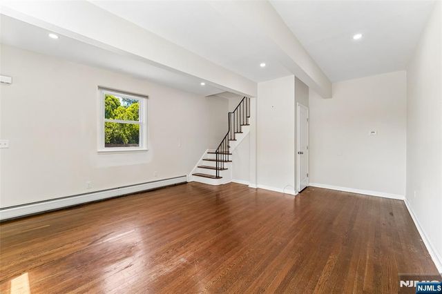 42 Ridgewood Avenue, Paramus, NJ 07652