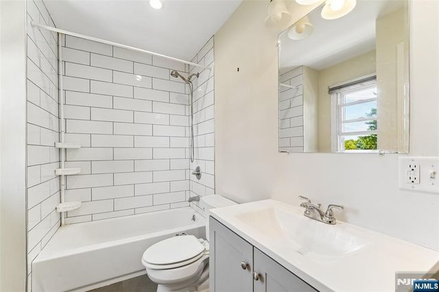 42 Ridgewood Avenue, Paramus, NJ 07652