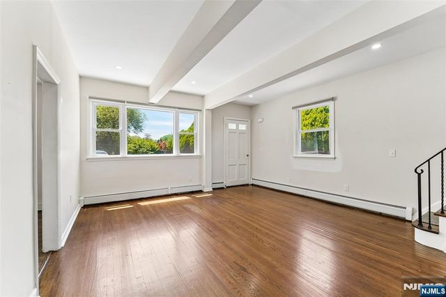 42 Ridgewood Avenue, Paramus, NJ 07652