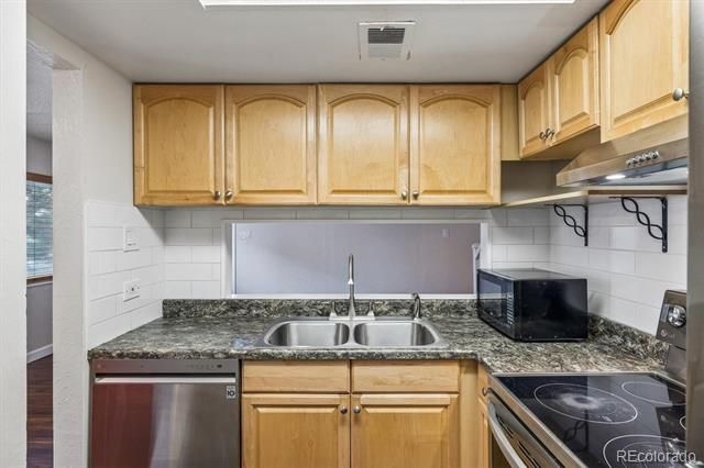 1250 S Monaco Street Parkway 111, Denver, CO 80224