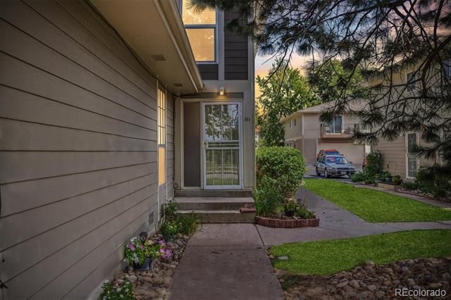 1250 S Monaco Street Parkway 111, Denver, CO 80224