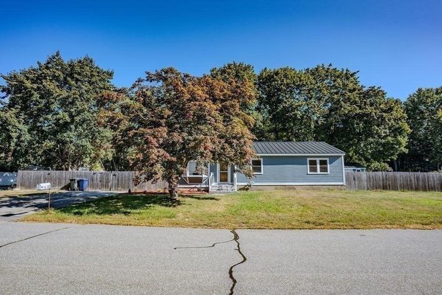 42 Lannon Ave, Dracut, MA 01826